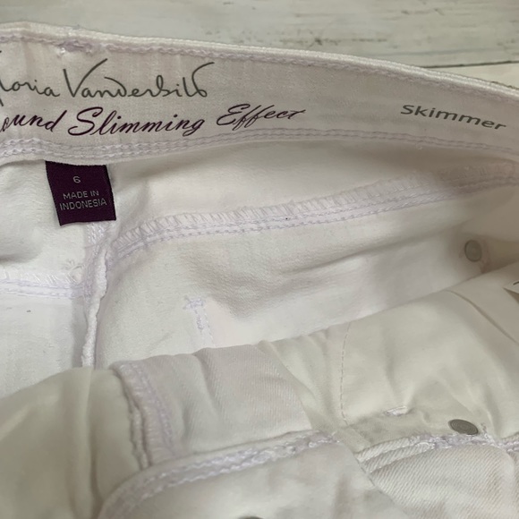 NWT Gloria Vanderbilt White Slimming Capris Sz. 6 - Picture 16 of 16
